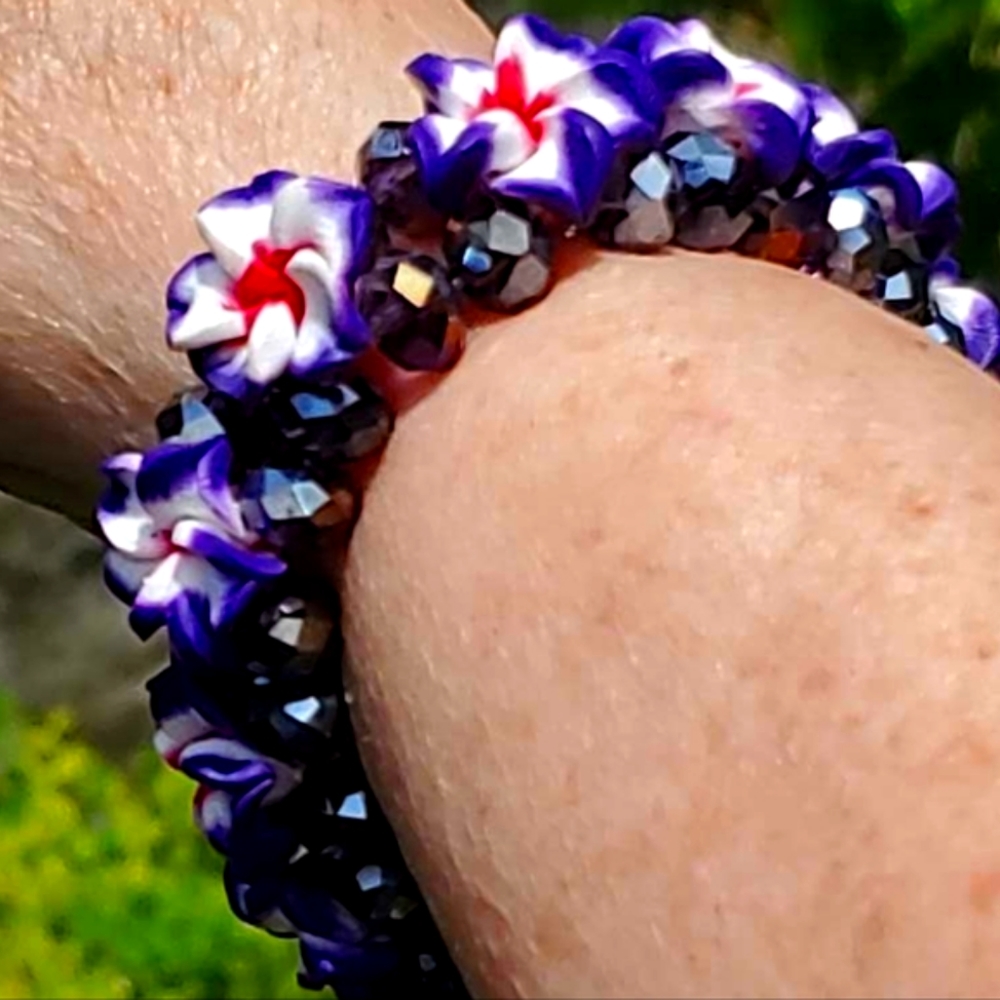 Gorgeous Glass Beaded Spring Flower Purple 3D Pansy Bracelet